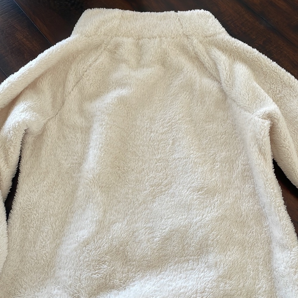 Gap Pullover - Picture 7 of 8